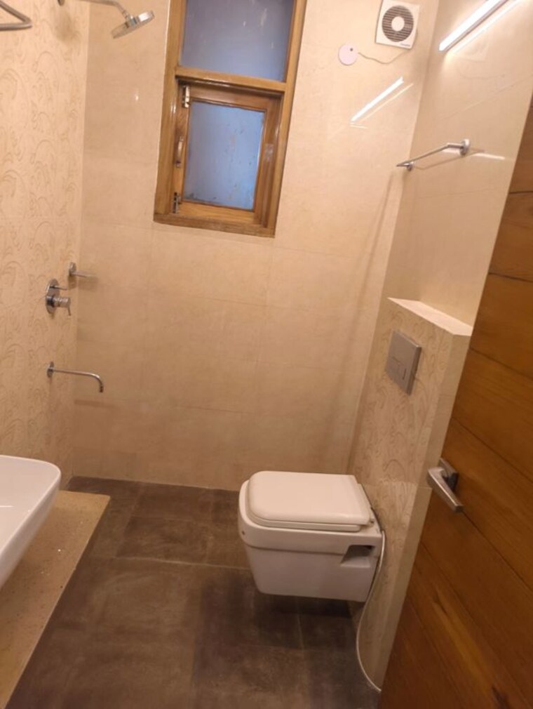 Bathroom, sector 38 1 RK 1850 Sq.Ft. Builder Floor In Sector 38 Gurgaon 10785399