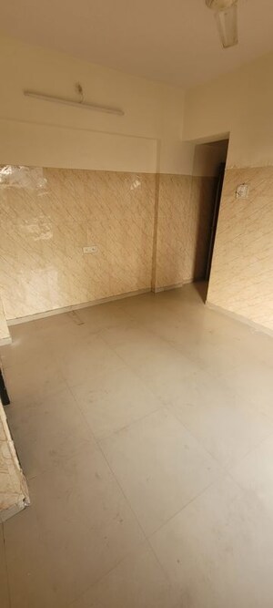 Room in 2 BHK Apartment at Mukund Ritu, Mira Road – for Rent