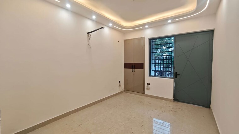 Room, green fields colony 3 Bedroom 200 Sq.Yd. Builder Floor In Green Fields Colony Faridabad 10785431
