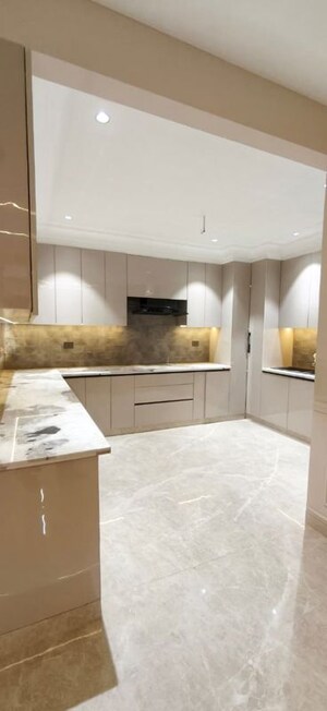 Kitchen in 3 BHK Builder Floor at Sector 43 – for Rent