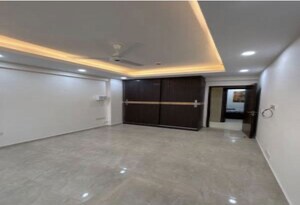 Room in 4 BHK Apartment at DLF New Town Heights I, Sector 90 – for Rent