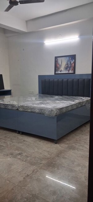 1 RK Builder Floor For Rent in Sector 52