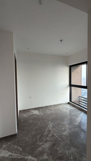Room in 2.5 BHK Apartment at Prescon Midtown Bay, Mahim West – for Sale