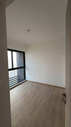 Room in 2.5 BHK Apartment at Prescon Midtown Bay, Mahim West – for Sale