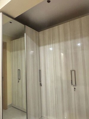Furnished Amenities in 2 BHK Builder Floor at Chittaranjan Park – for Rent