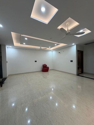 Room in 3 BHK Apartment at Conscient Habitat Residences, Sector 78 – for Sale