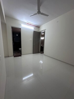 Room in 2 BHK Apartment at USD Unique Vistas, Manpada – for Rent