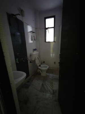 Bathroom in 2.5 BHK Builder Floor at Mayur Vihar – for Rent