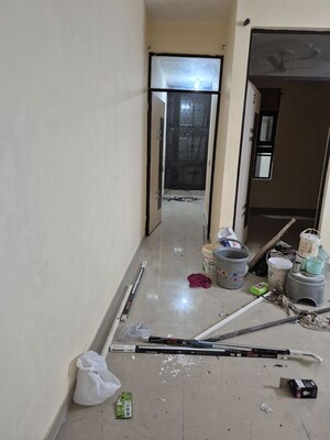 Hall in 2.5 BHK Builder Floor at Mayur Vihar – for Rent