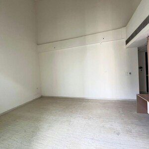 Room in 3 BHK Apartment at Mahagun Mezzaria, Sector 78 – for Rent