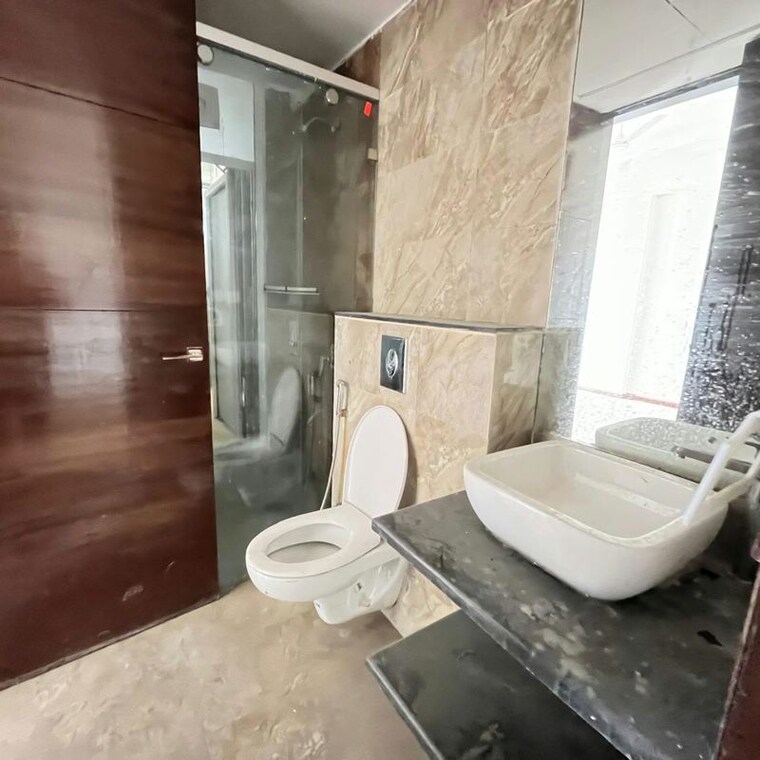 Bathroom, mahagun-mezzaria 3 Bedroom 2500 Sq.Ft. Apartment In Sector 78 Noida 10785571