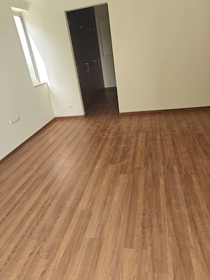 Room in 2 BHK Apartment at Godrej Woods, Sector 43 – for Rent