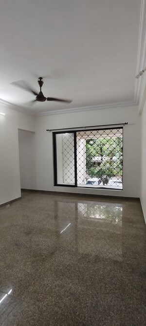 Room in 2 BHK Apartment at Dosti Maitri Gardens, Pokhran Road No Two – for Rent