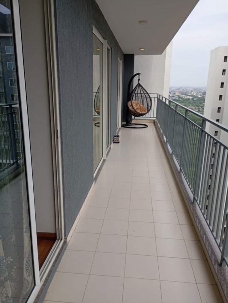 Balcony, godrej-woods 3 Bedroom 1525 Sq.Ft. Apartment In Sector 43 Noida 10785649
