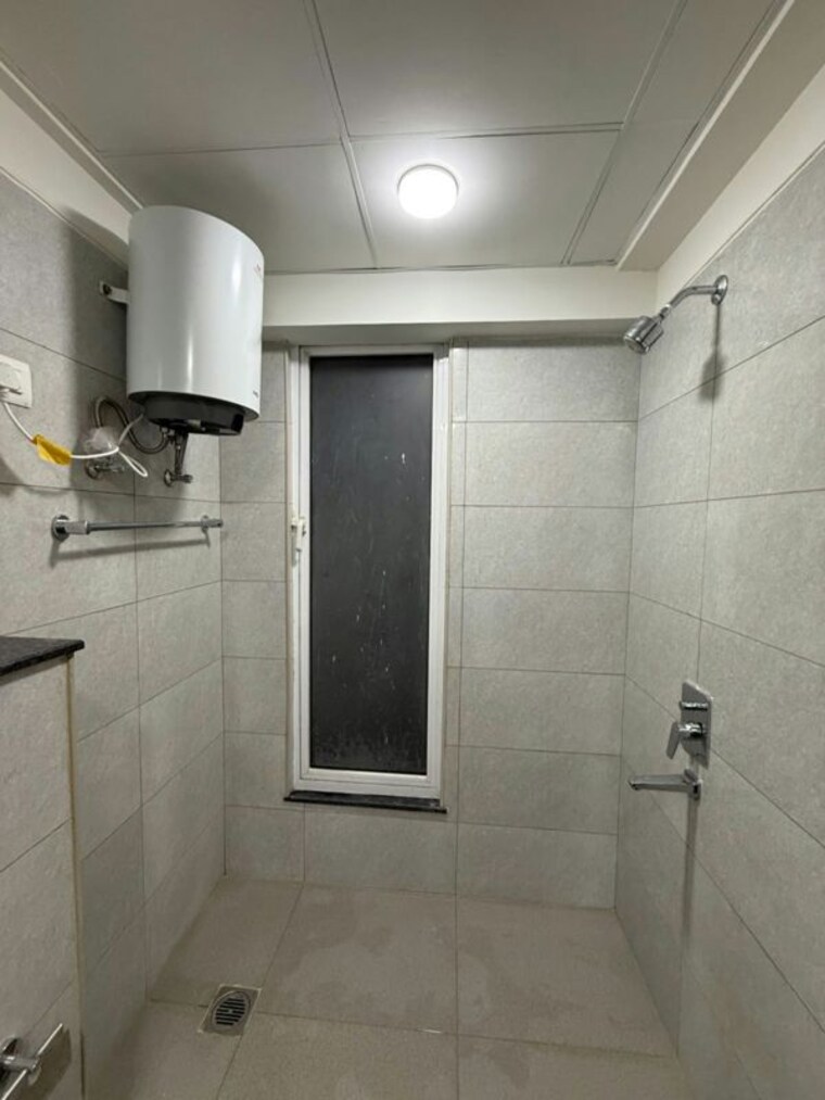 Bathroom, godrej-woods 3 Bedroom 1525 Sq.Ft. Apartment In Sector 43 Noida 10785691
