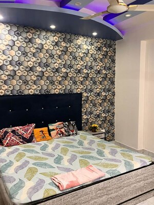 Bedroom in 4 BHK Apartment at Parsvnath Planet Plaza, Gomti Nagar – for Rent