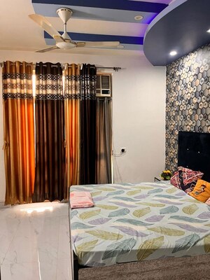 Bedroom in 4 BHK Apartment at Parsvnath Planet Plaza, Gomti Nagar – for Rent