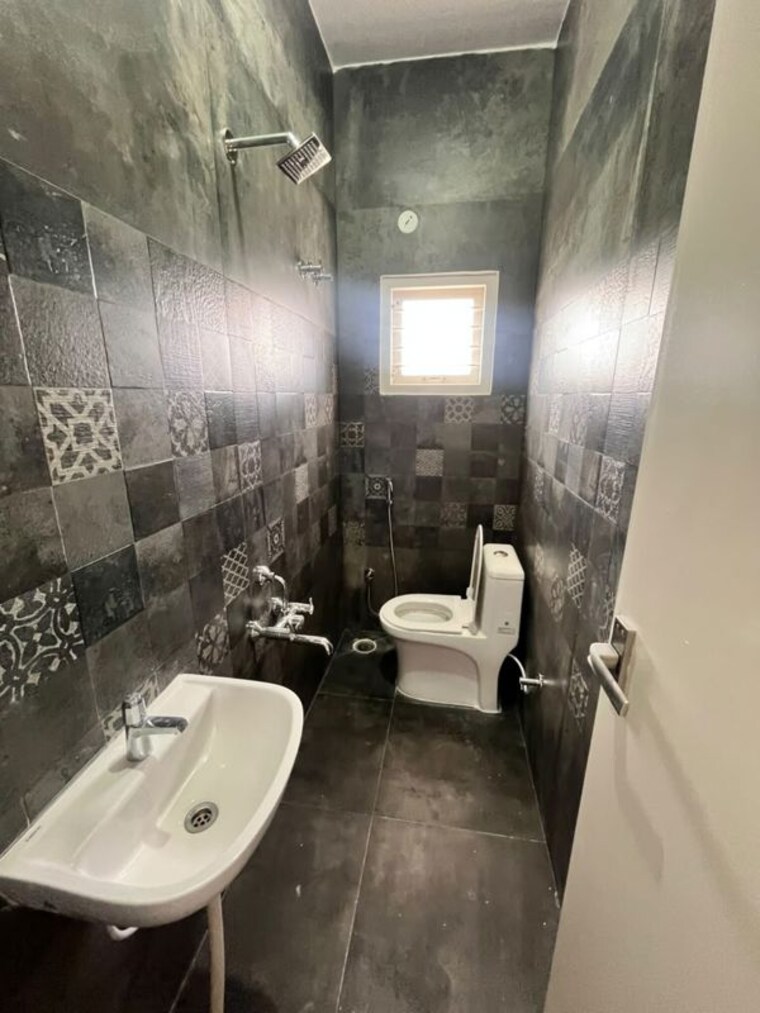 Bathroom, maya-apartments-cooke-town 3 Bedroom 1500 Sq.Ft. Apartment In Cooke Town Bangalore 10785697