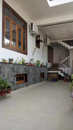 3 BHK Builder Floor – Exterior View View at Vineet Khand 6 - for Rent