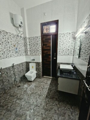 Bathroom in 2 BHK Builder Floor at Gomti Estate Phase III, Gomti Nagar – for Rent