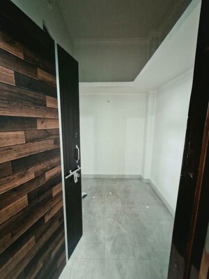 Staircase in 2 BHK Builder Floor at Gomti Estate Phase III, Gomti Nagar – for Rent