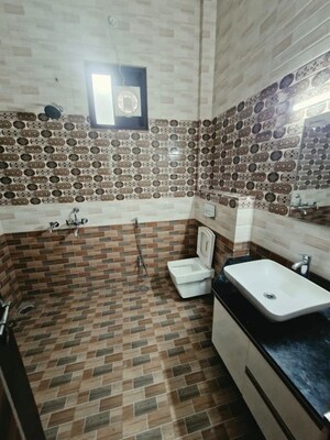 2 BHK Builder Floor For Rent in Gomti Estate Phase III, Gomti Nagar