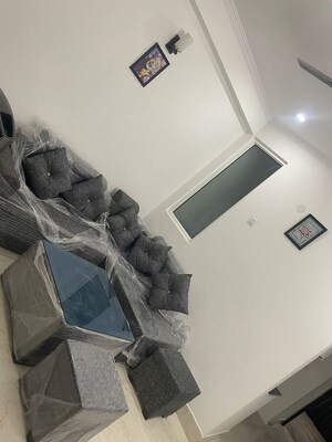 Team Area in 1 BHK Apartment at Neb Sarai – for Rent