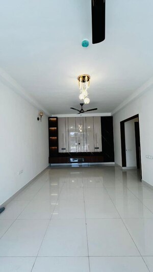 Room in 3 BHK Apartment at Prestige Monte Carlo, Yelahanka – for Rent