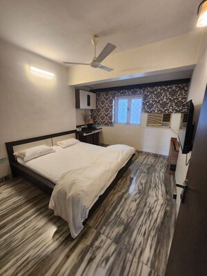 Bedroom in 2 BHK Apartment at Windermere CHS Andheri West, Andheri West – for Rent
