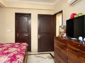 Bedroom in 2 BHK Apartment at Uppal Southend, Sector 49 – for Sale