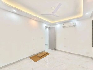 Room in 3 BHK Apartment at Chattarpur – for Rent
