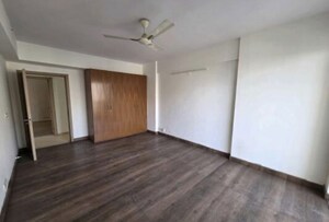 Room in 4 BHK Apartment at DLF New Town Heights I, Sector 90 – for Rent