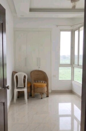Room in 3 BHK Apartment at Gomti Nagar – for Rent