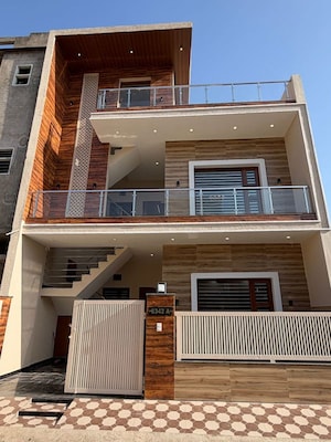 4 BHK Villa For Sale in Sector 125