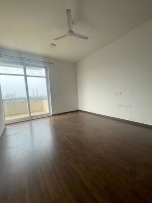 Room in 4 BHK Apartment at SS The Leaf, Sector 85 – for Rent