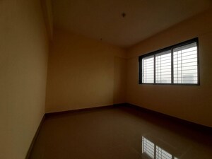 Room in 2 BHK Apartment at Samana Parivar, Goregaon East – for Rent