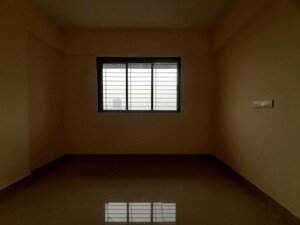 Room in 2 BHK Apartment at Samana Parivar, Goregaon East – for Rent