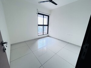 Room in 1 BHK Apartment at Chandak 34 Park Estate, Goregaon West – for Sale