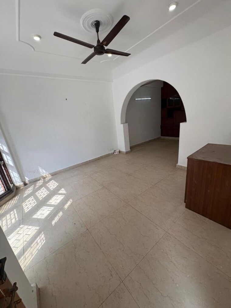 Bathroom, kalkaji 3 Bedroom 200 Sq.Yd. Builder Floor In Kalkaji Delhi 10786187
