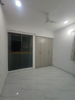 Room in 2 BHK Apartment at Raymond Ten X Habitat, Pokhran Road No Two – for Rent