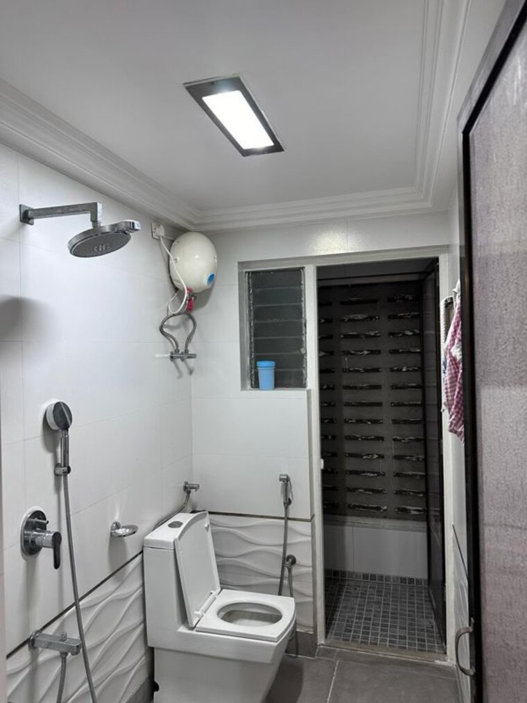 Bathroom, raymond-ten-x-habitat 2 Bedroom 635 Sq.Ft. Apartment In Pokhran Road No Two Thane 10786191