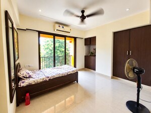 Bedroom in 2 BHK Apartment at Kiran Apartment Bandra , Bandra West – for Rent