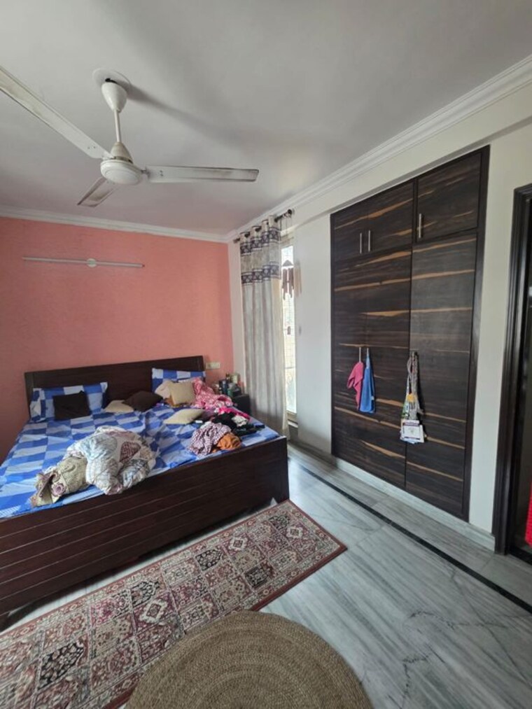 Bedroom, chittaranjan park 3 Bedroom 160 Sq.Yd. Builder Floor In Chittaranjan Park Delhi 10786203