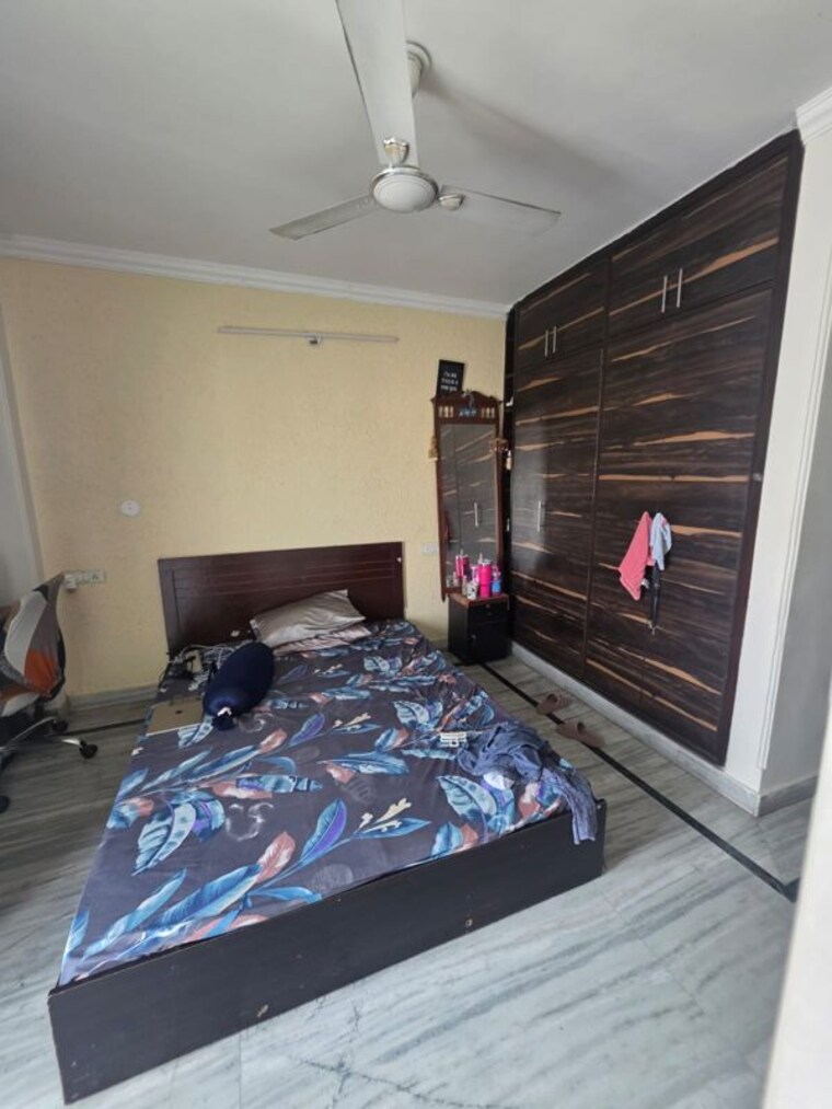 Bedroom, chittaranjan park 3 Bedroom 160 Sq.Yd. Builder Floor In Chittaranjan Park Delhi 10786203