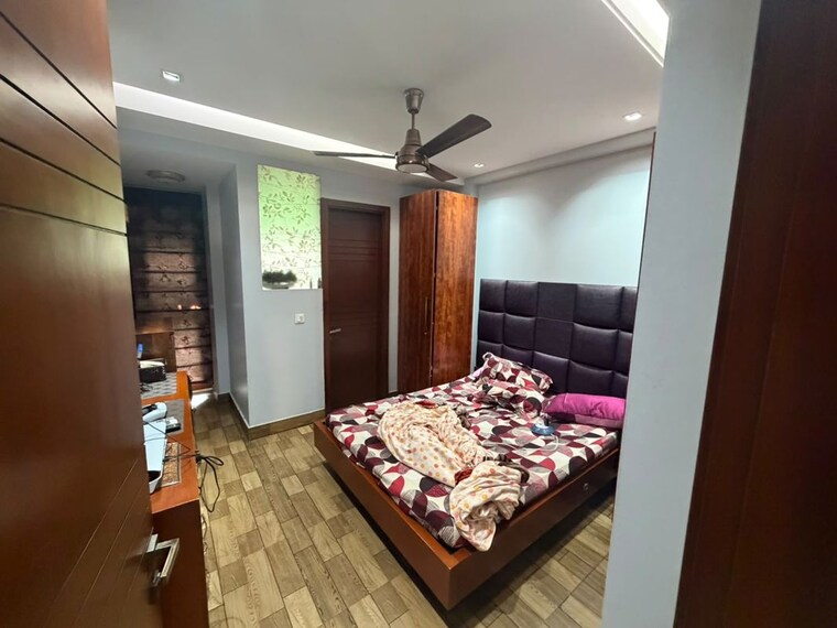 Bedroom, sarvapriya vihar 3 Bedroom 160 Sq.Yd. Builder Floor In Sarvapriya Vihar Delhi 10786223