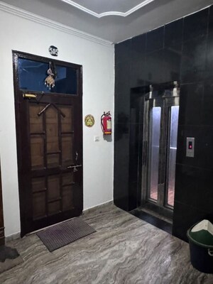 Building Lobby in 3 BHK Apartment at Aliganj Plaza, Aliganj – for Rent