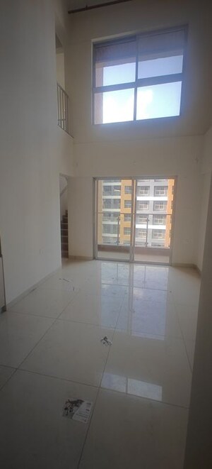Room in 2 BHK Apartment at Gera Planet Of Joy, Kharadi – for Rent