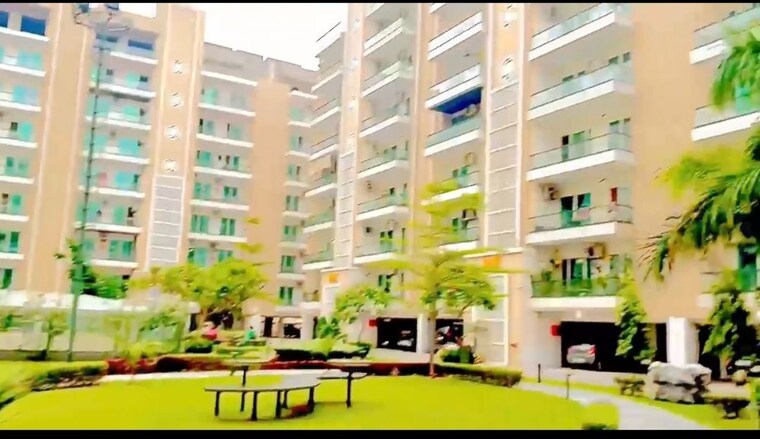 Exterior View, vip road 3 Bedroom 1700 Sq.Ft. Apartment In Vip Road Zirakpur 10786304
