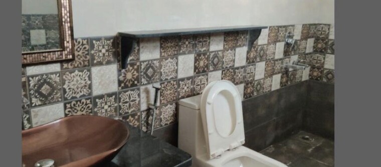 Bathroom, gail-society 2 Bedroom 200 Sq.Mt. Apartment In Pi Greater Noida Greater Noida 10785212