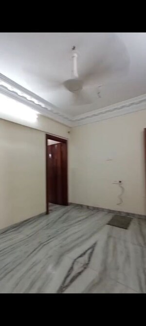 Room in 1 BHK Apartment at Vireshwar Jyot CHS, Vile Parle East – for Rent